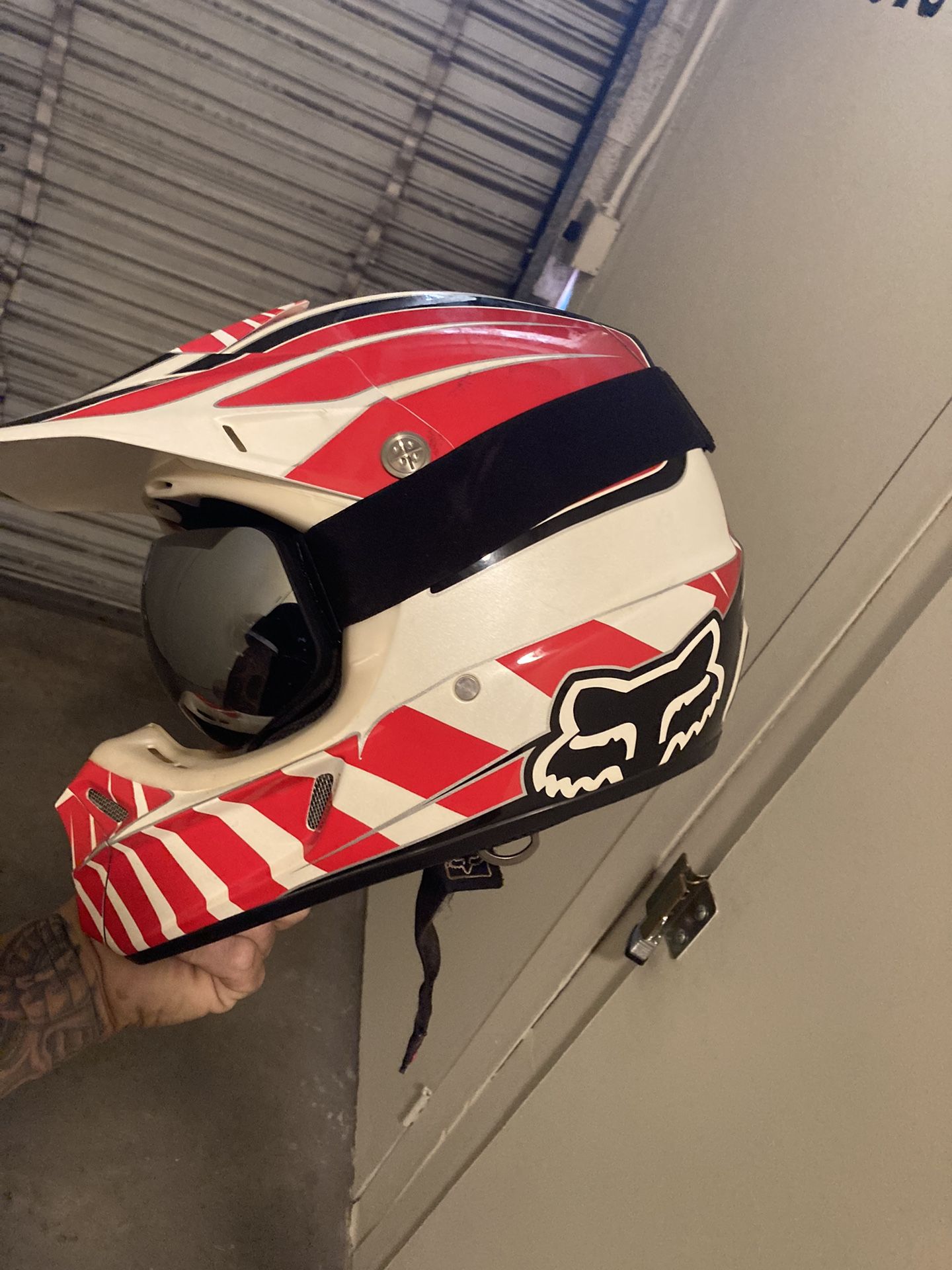 Good Condition   V3.   Xl Fox, Dirtbike Helmet