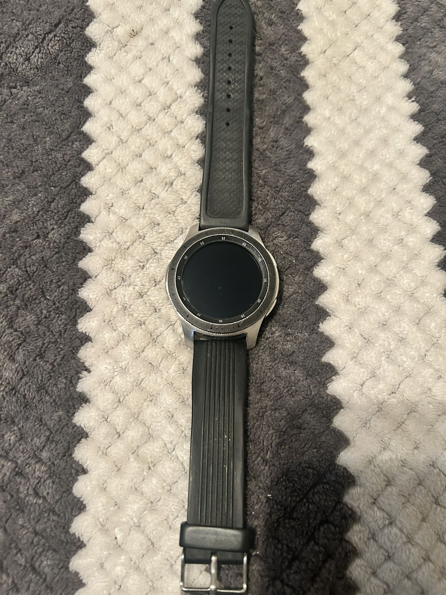 Apple Watch & Samsung Galaxy Watch