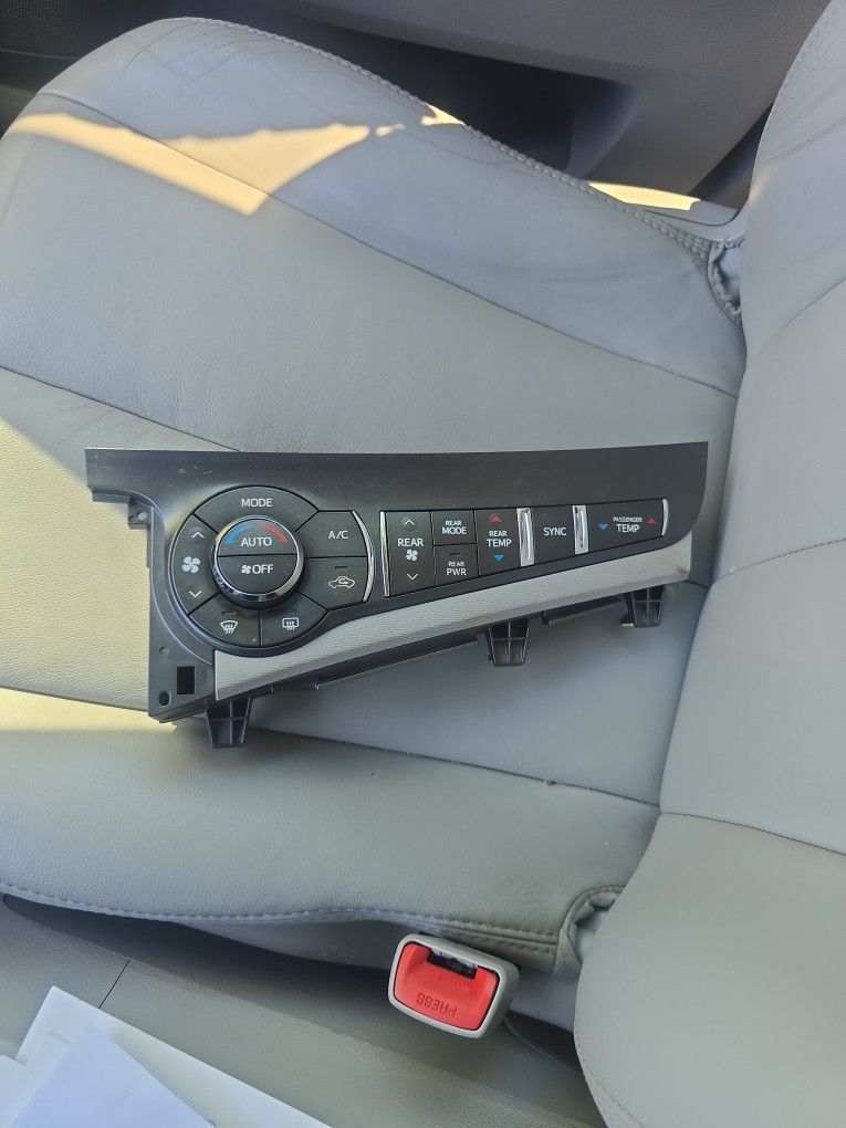 2011-13 Toyota Sienna Ac Control