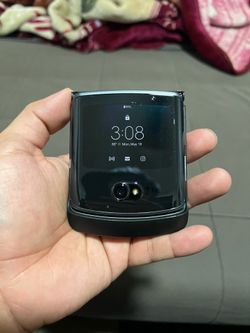 Motorola Razr 2020 $200