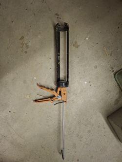Large format caulk gun