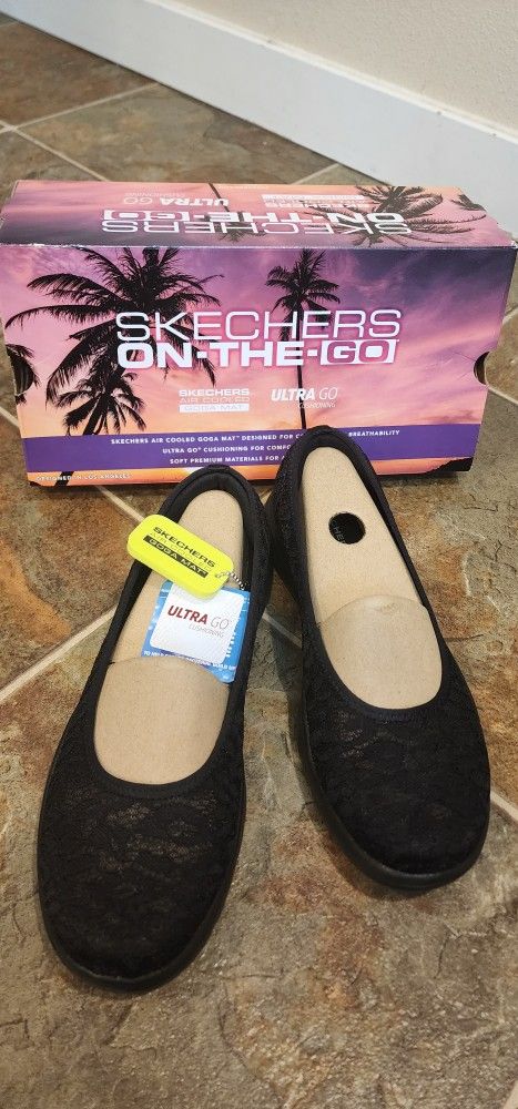 NEW Women Skechers On-the-Go Flex Charlotte Ultra Air Cooled Goga Mat (Size 8)