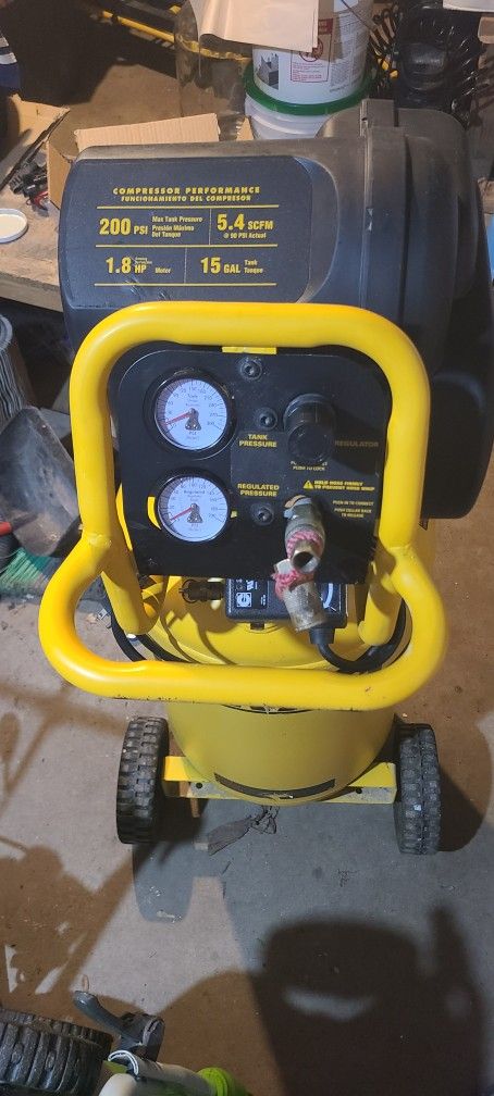 D55168 Dewalt 15 Gallons 1.8hp Air Compressor