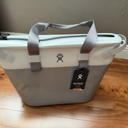 Hydro flask 18 Liter soft cooler tote