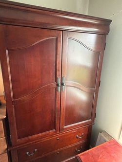 Tv bedroom hutch