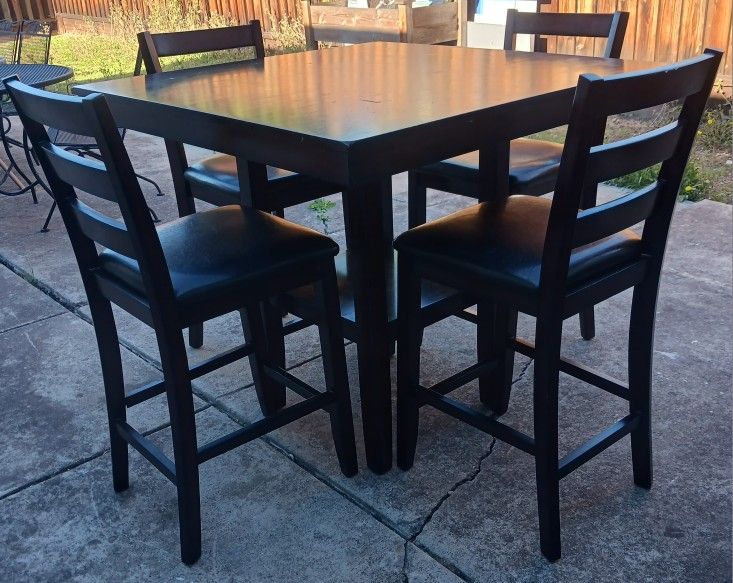 KITCHEN TABLE WITH CHAIRS