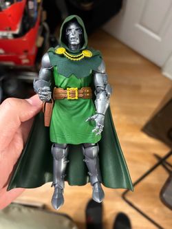 Dr. Doom action figure marvel legends