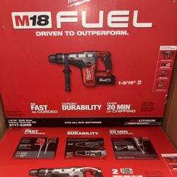 Milwaukee M18 Fuel 1-9/16” SDS MAX Kit. Model #2717-22HD