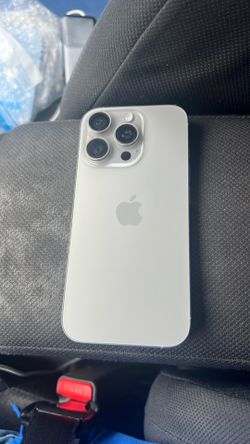 iPhone 16 Pro 128 GB unlocked