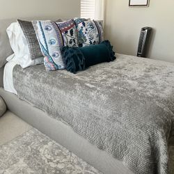 ✨ Lightly Used Anthropologie Modern Cushion Bed – Queen – $695 + FREE Mattress & Box Spring! ✨