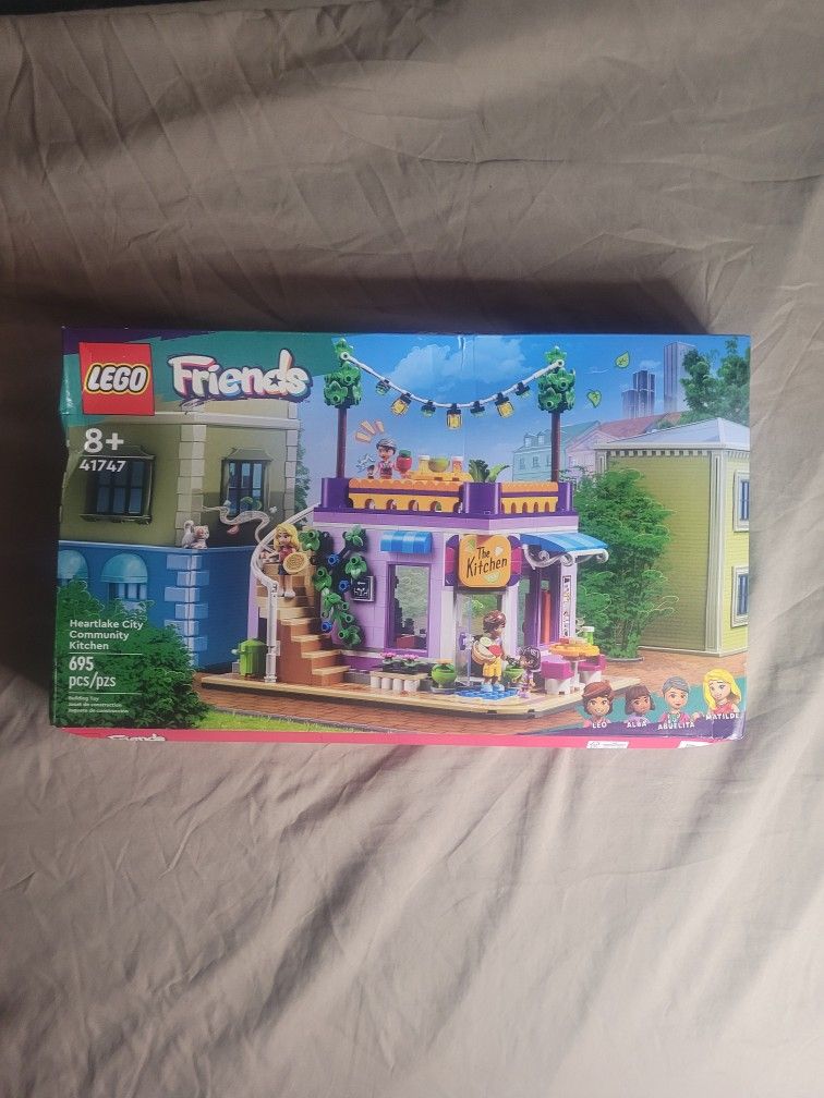 Lego Heartlake City Community Kitchen (41747) 695pzs