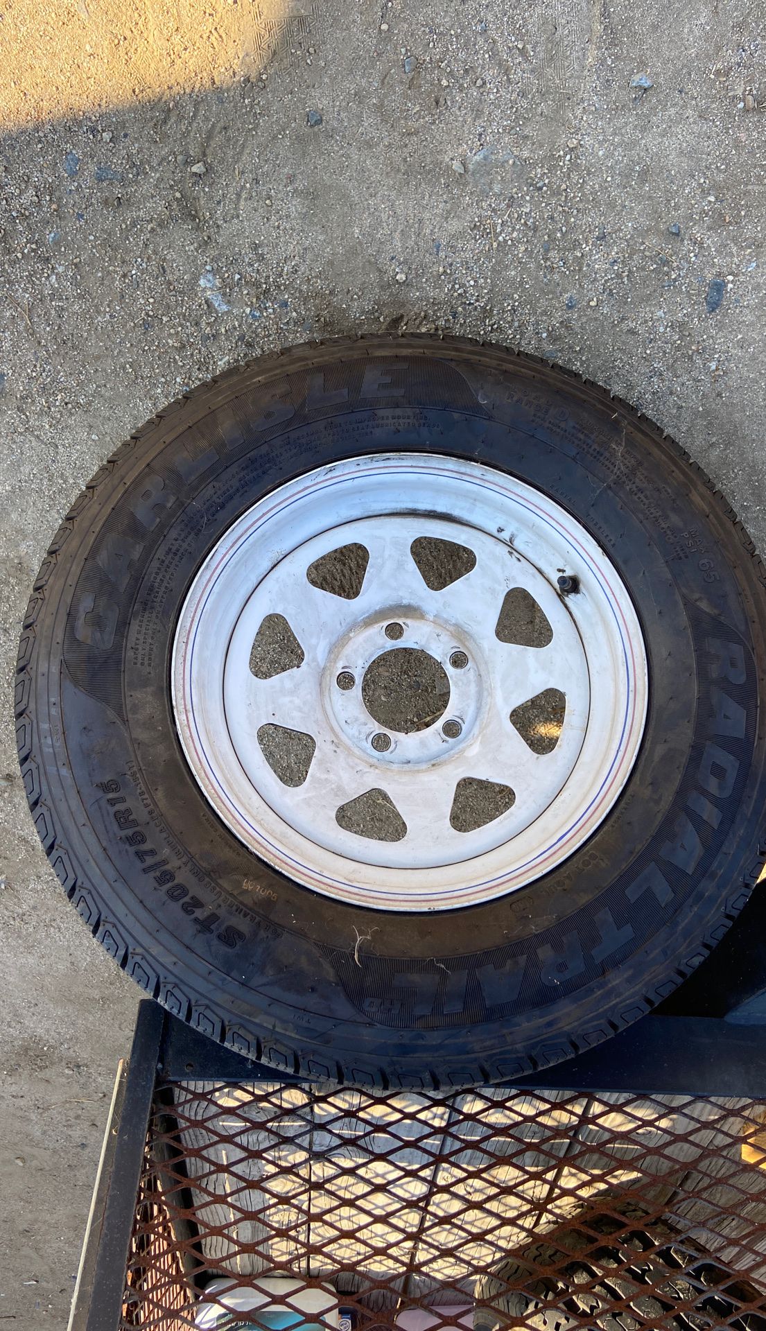 Trailer rim and tire 5 on 5