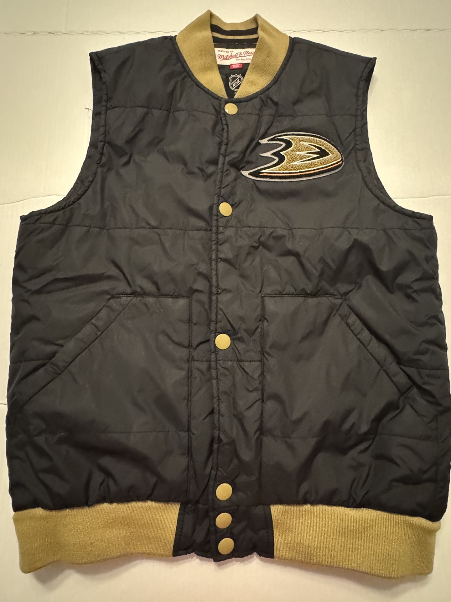 Pre Owned  Anaheim Ducks  Mitchell & Ness  Puffer Vest  Black / Gold  Men Size Small