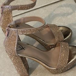 Shoes Size 7