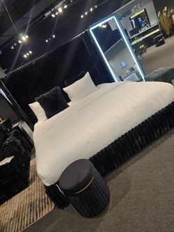 ✨️ King, Cal King, Queen Bed Frame ✨️ Furniture Sectionals, Bedrooms, Dining Avail
