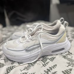 Nike Air Max Bliss Size 8
