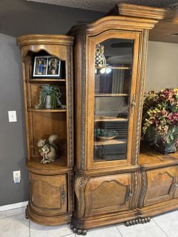Beautiful! Michael Amini / Aico sectional wall unit. Free Delivery.