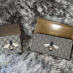 GUCCI GG Supreme Monogram BEE Wallets Beige