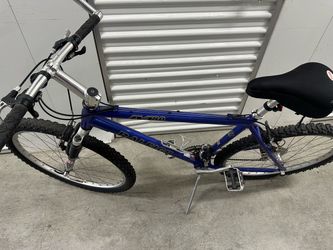 Bicycle Raleigh 26 “ $120