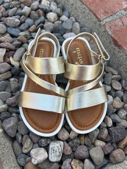 Girl gold sandals size 10