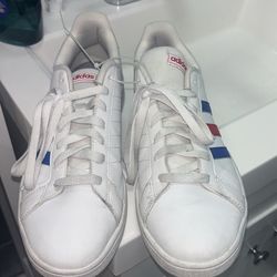 Size 10 , 1/2 Grand Court Base 'White Blue Active Red