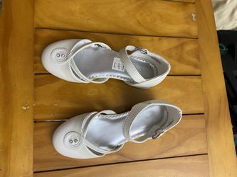 Girls Shoes Strike Rite, Size 10M