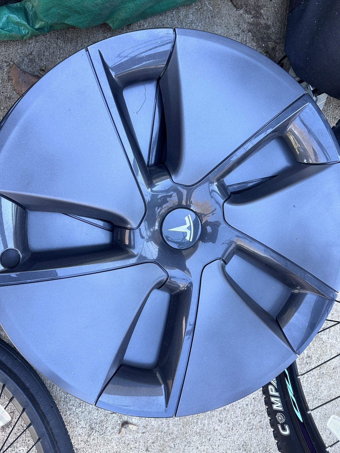 Tesla Wheel Cover