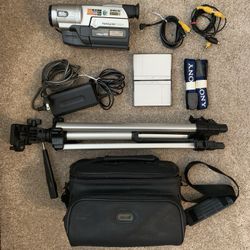 Sony Handycam CCD-TRV308 Hi-8 Analog Camcorder TESTED w/ Accessories