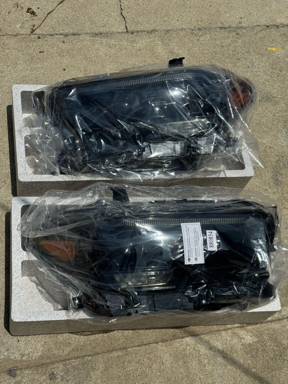 2016-2023 Toyota Tacoma headlights