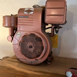Briggs & Stratton Engine