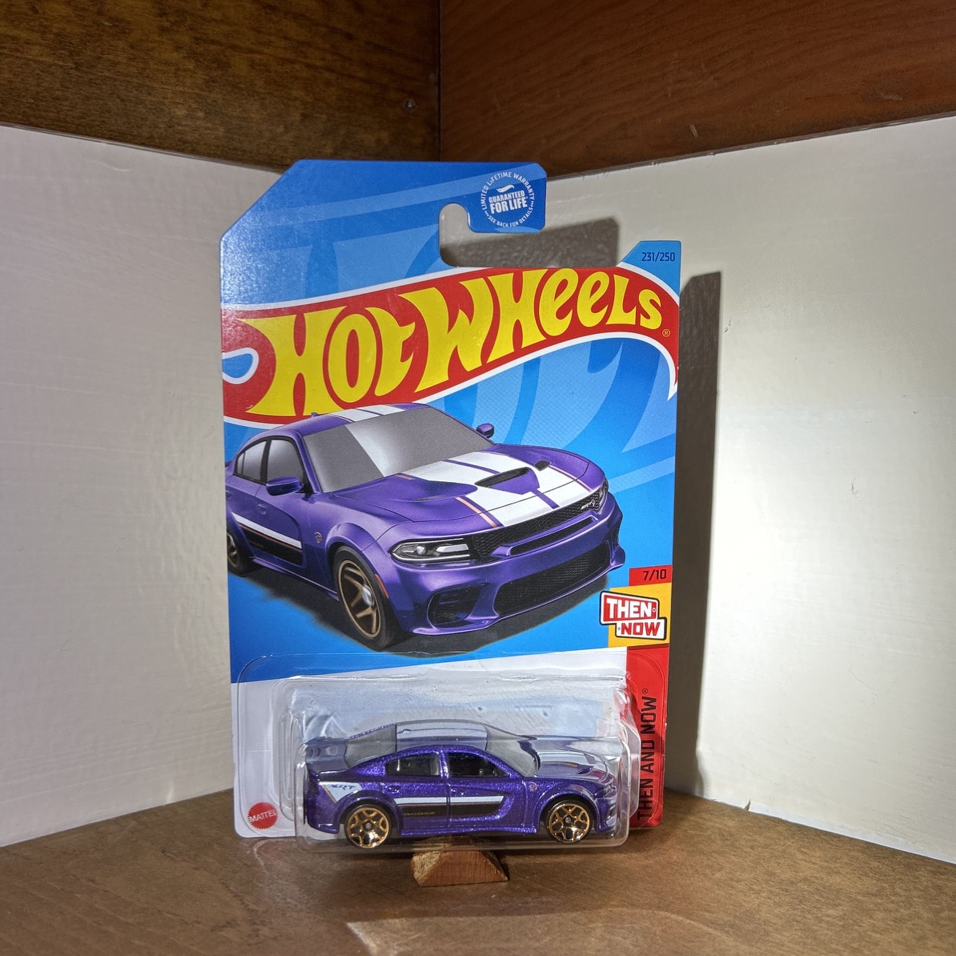 In Box Hotwheel 20 Dodge Charger Hellcat