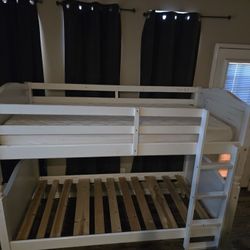 Wooden Twin Bunk Bed 