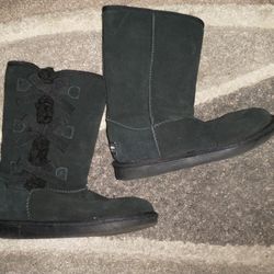 Koolaburra by UGGs youth black faux fur lined boots size 2,