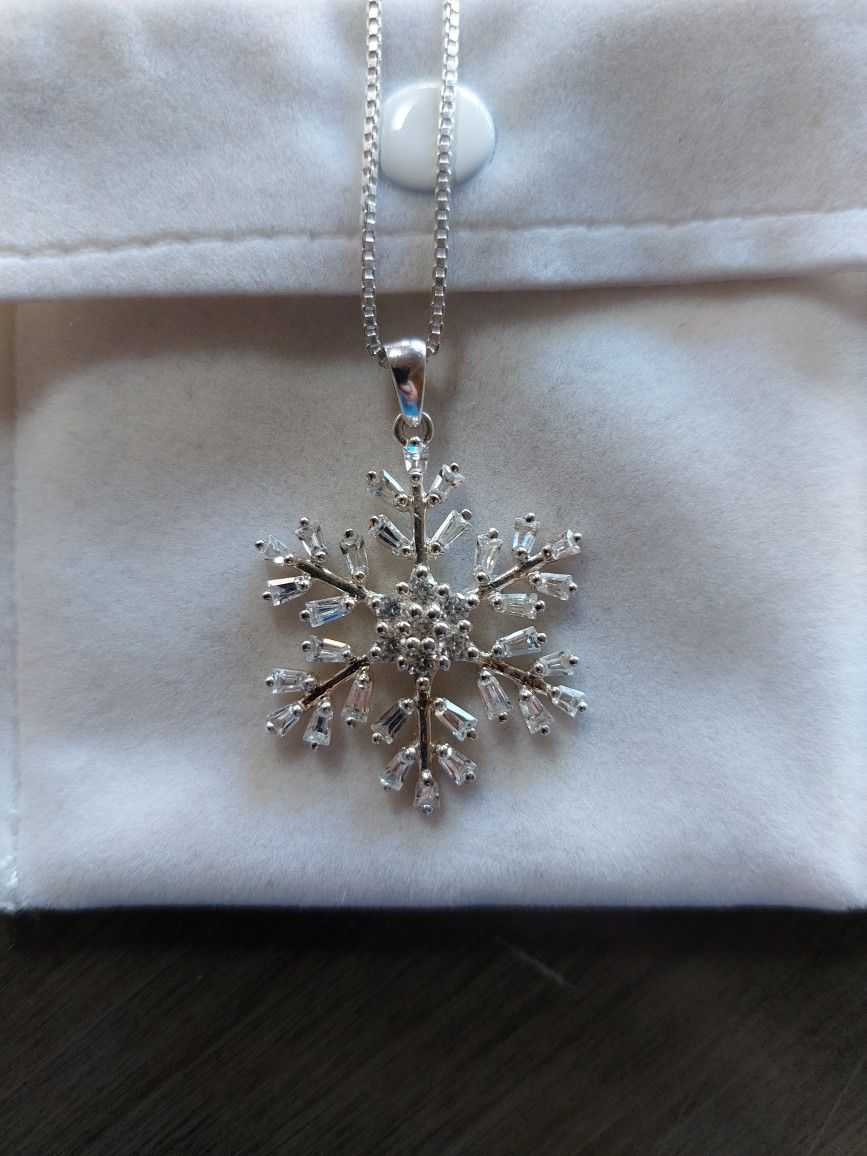Beautiful Sterling Silver Necklace With Pendant