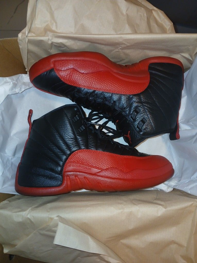 Men's Size 9.5 Jordan 12s Flu Games Good Condition