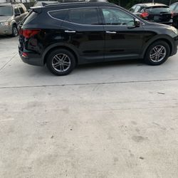 Hyundai,Santa Fe Sport,Black SUV