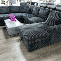 Sectional With Pull Out Bed And Chaise