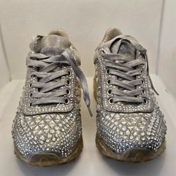 Steve Madden Carissa rhinestone 7 bling platform sneakers shoes silver shimmer
Good condition,  light wear,  worn a few times,  minor scratches and sc