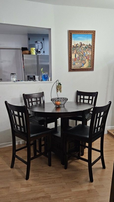 Dinning Table 4 Chairs