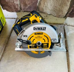 DeWalt 20V MAX XR Brushless Cordless 7-1/4" Circular Saw DCS590B (Tool Only) New