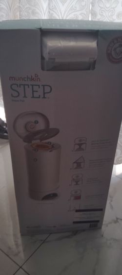 Munchkin step diaper pail