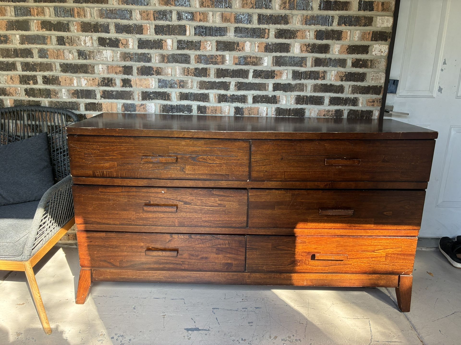 Dresser
