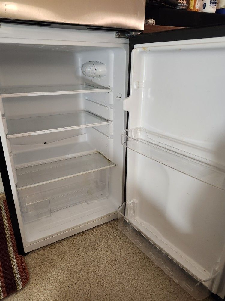  4.2 Cu.Ft. Compact Refrigerator With Freezer On Top