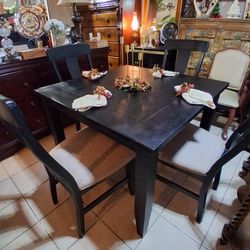 Dining Table & chairs