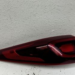 2020-2022 Kia Sportage Left Halogen Tail Light 92401-D95 OEM