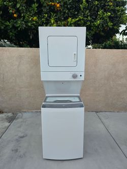 24WX28DX75H WHIRLPOOL STACKABLE WASHER AND DRYER ELECTRIC 240V