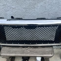 2015 GMC Sierra SLT 1500 Grille (OEM Outer)