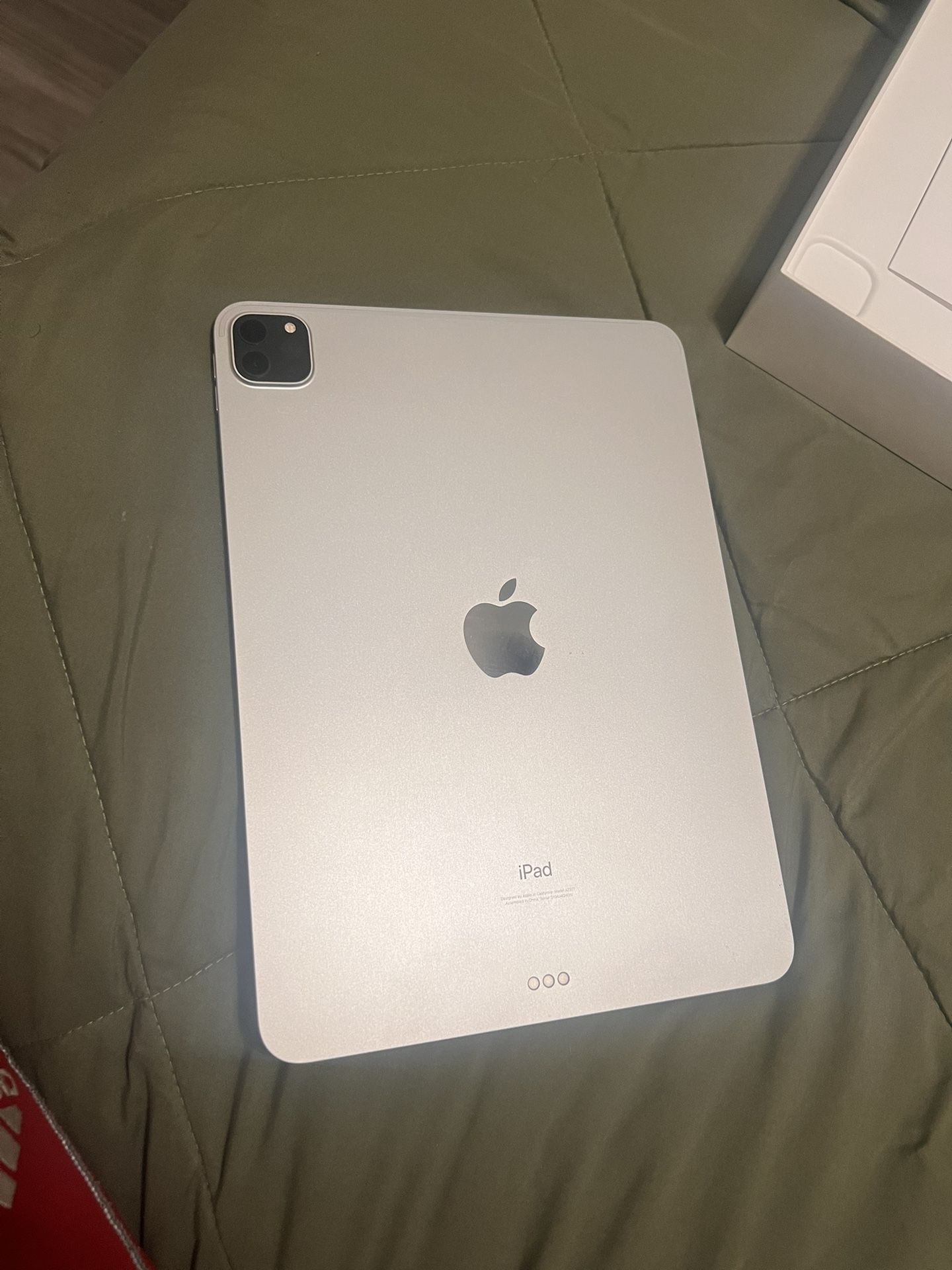 iPad Pro 11” 128gb Mint Condition