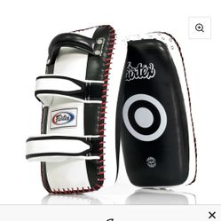 Fairtex Muy Thai Kickboxing Curved Premium Pads
