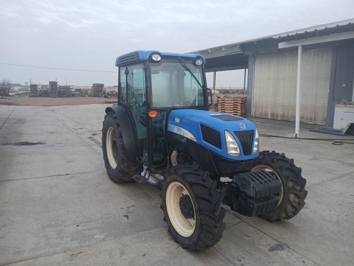 New Holland Cab Tractor